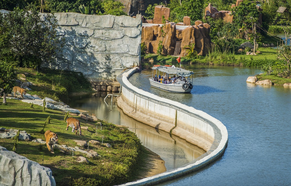 river safari vietnam