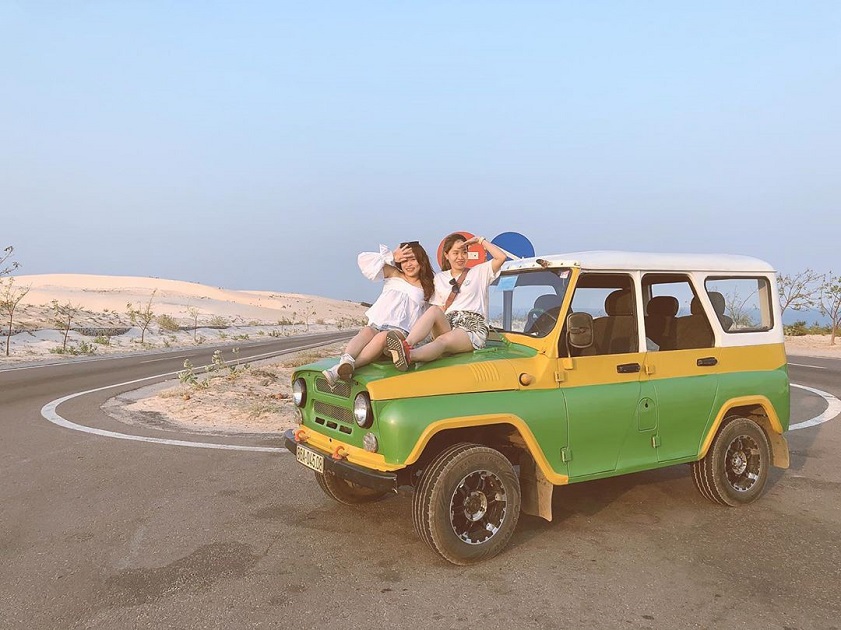 Cung đường ven biển Bàu Trắng tuyệt đẹp