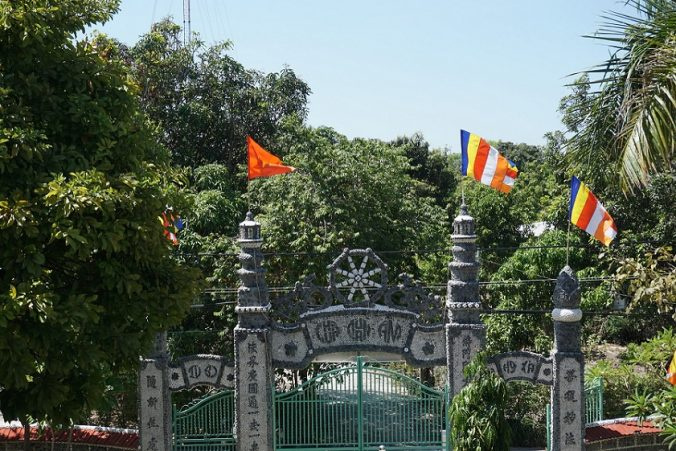 Chùa đá Quan Âm Khung cảnh yên bình tại chùa đá Quan Âm