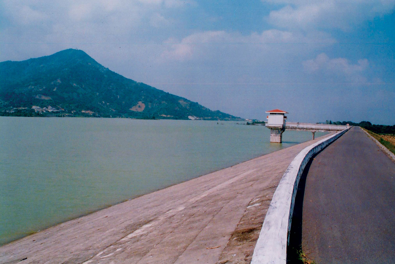 Đập Suối Dầu ở Cam Lâm, Khánh Hòa