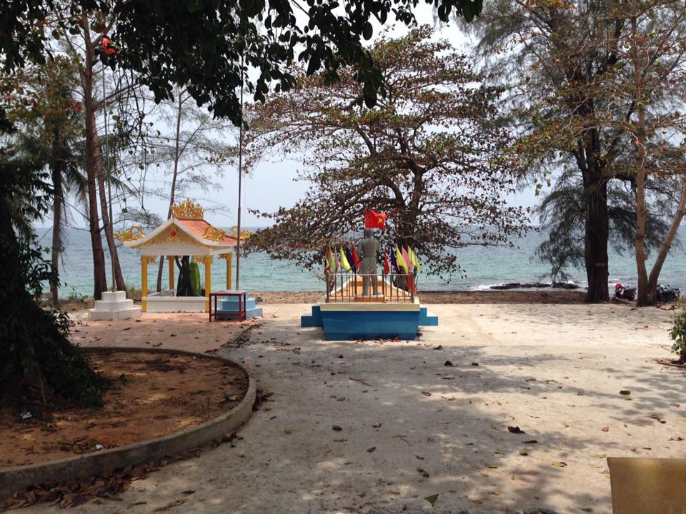 Cảnh sắc bên ngoài Dinh Bà Ông Lang