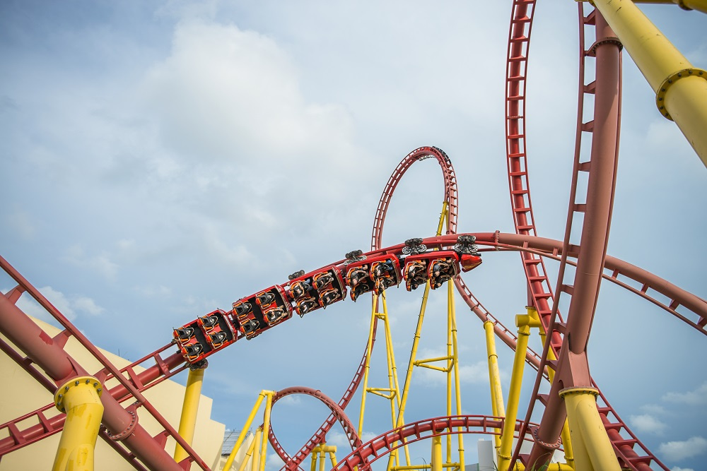 tàu lượn siêu tốc tại VinWonder Phú Quốc