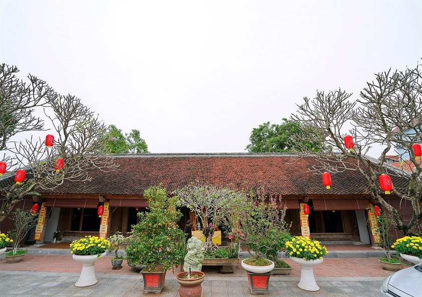 Khung cảnh bình yên tại chùa Sùng Hưng