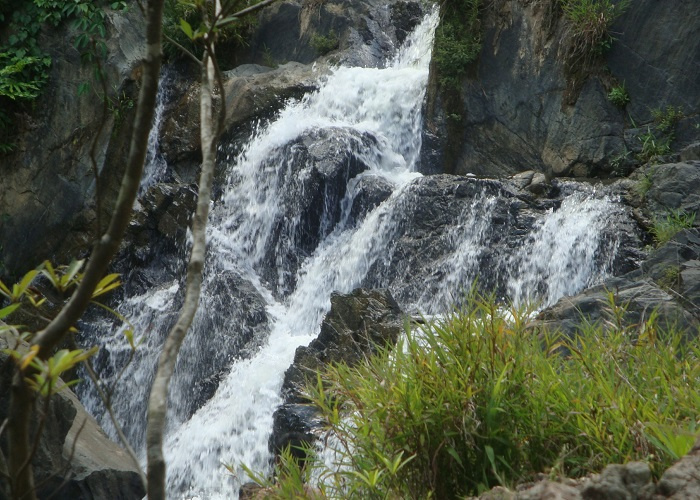 Thác Ồ Ồ với vẻ đẹp hoang sơ hùng vĩ