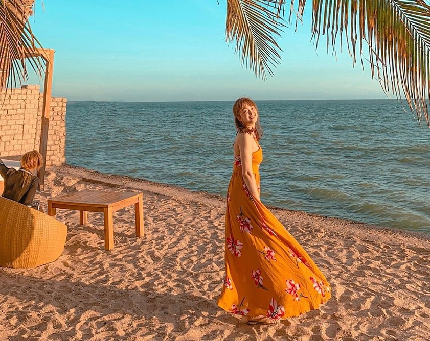 Ngắm hoàng hôn cực chill trên biển Phan Thiết