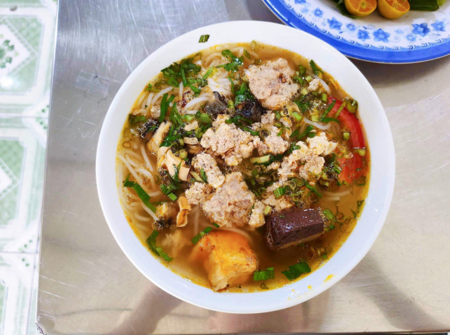 Bún riêu cua ốc Dũng Sĩ Thanh Khê