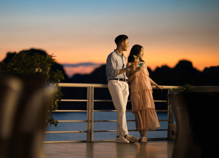 Đi trăng mật ở đâu Tận hưởng trăng mật ngọt ngào trên du thuyền Hạ Long