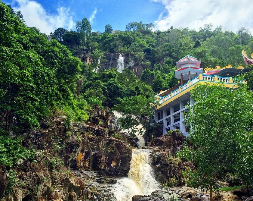 Du lịch Diên Khánh Tham quan chùa Suối Đổ