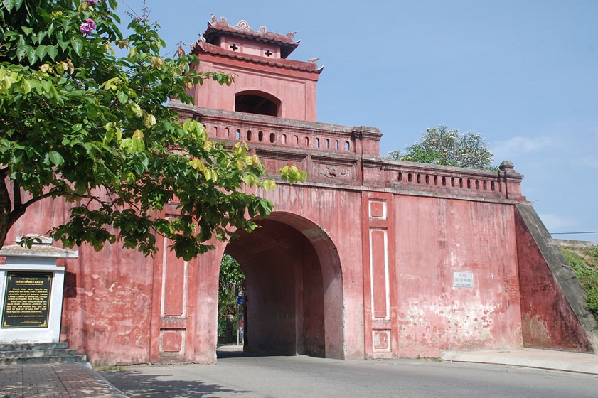Du lịch Diên Khánh Thành cổ Diên Khánh