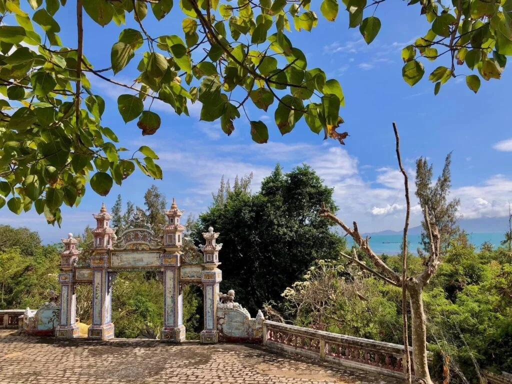 Ngắm cảnh vịnh Nha Phu