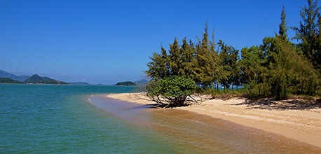 Hòn Thị Nha Trang – Điểm đến hoang sơ, lãng mạn khiến du khách mê đắm