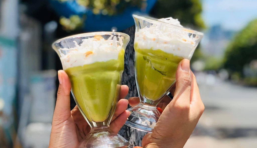 Kem bơ Nha Trang Kem bơ Nha Trang nổi tiếng với phần bơ tươi ngon, dẻo