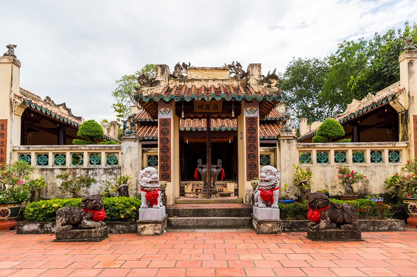 Khu di tích lăng Mạc Cửu tại Kiên Giang