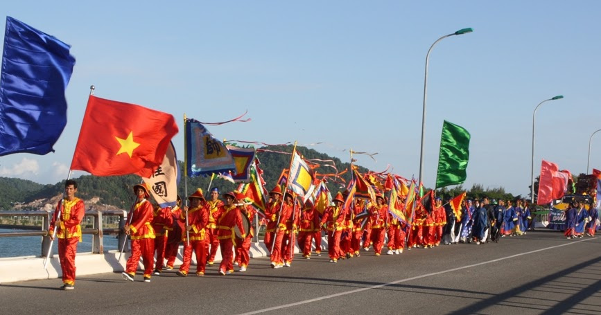 Phần lễ được tổ chức trang nghiêm với nhiều nghi lễ khác nhau 