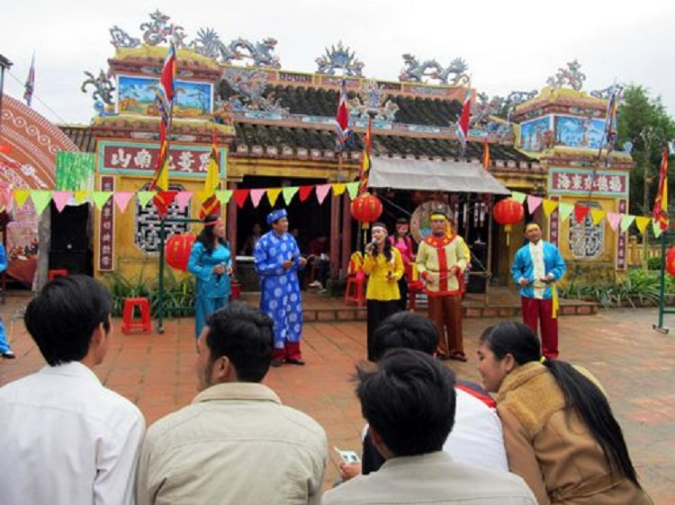 hoạt động văn hoá, văn nghệ trong hai ngày diễn ra lễ hội