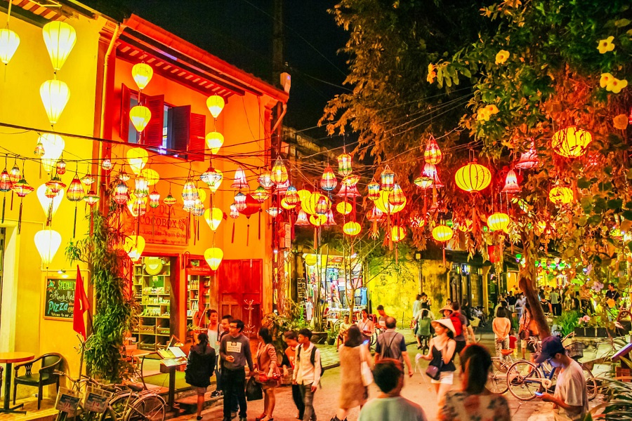 Giáng sinh ở Hội An lung linh trong ánh đèn