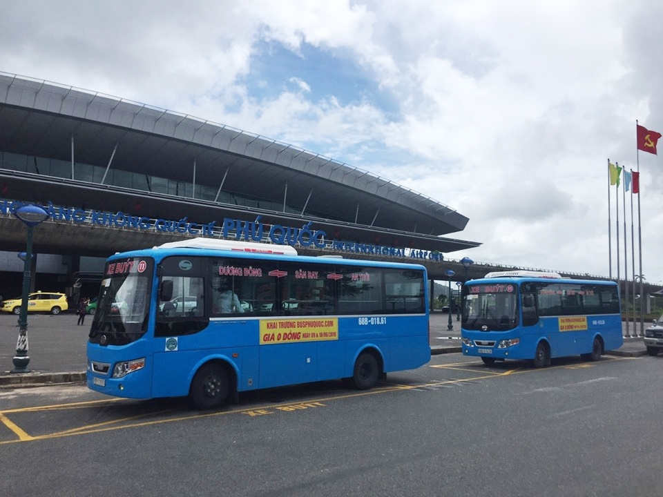 Sân bay Phú Quốc Di chuyển từ sân bay Phú Quốc về thị trấn Dương Đông bằng xe bus