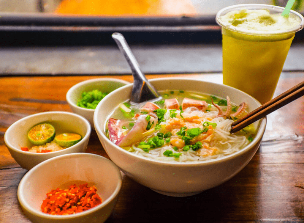 Sân bay Phú Quốc Thưởng thức bún quậy tại sân bay Phú Quốc