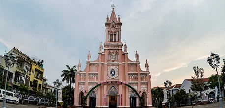 다낭 대성당: 핑크색이 인상적인 유명한 문화 명소, 다낭 대성당