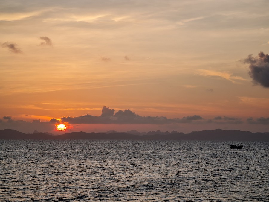 Hoàng hôn trên hòn Bần Phú Quốc