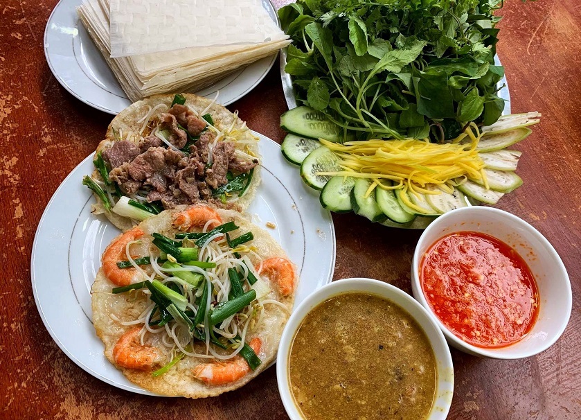 Ghé quán Bé Uyên Đà Nẵng thưởng thức bánh xèo