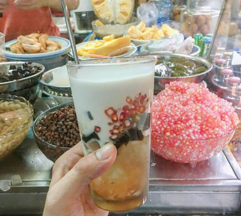 Chè xoa xoa hạt lựu Đà Nẵng ở khu ẩm thực chợ Cồn