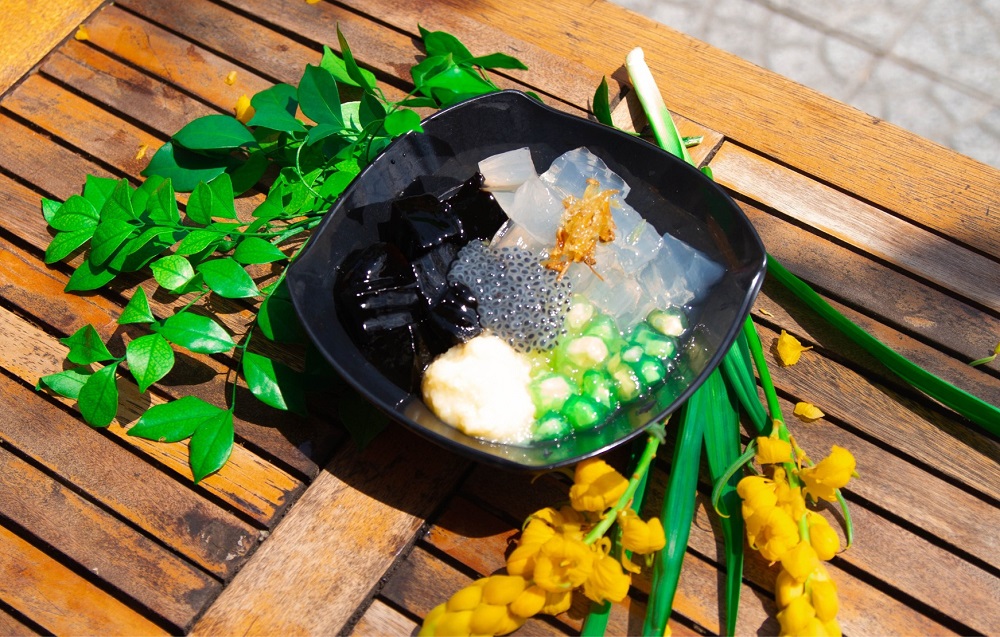 Món chè xoa xoa hạt lựu Đà Nẵng tại quán chè Ông Cúc