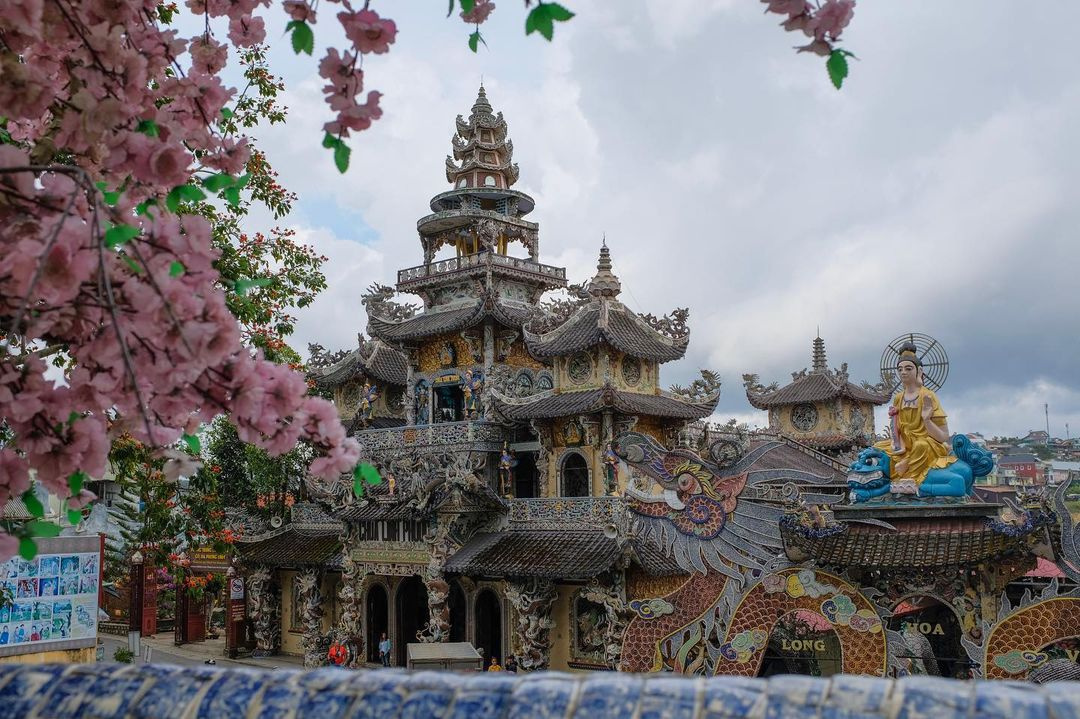 Chùa miền Trung Linh Phước