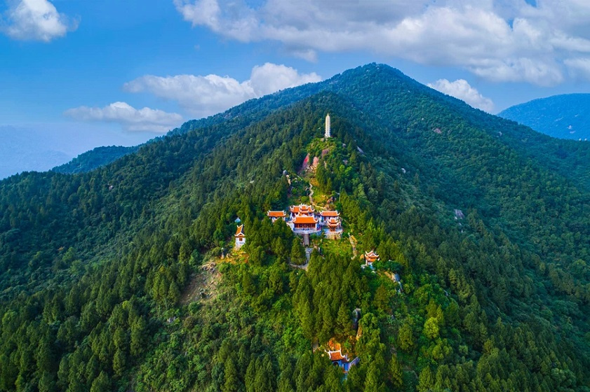 Chùa Hương Tích - danh lam trên đỉnh non hồng