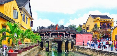 23 ngôi chùa miền Trung nổi tiếng linh thiêng đẹp như chốn tiên cảnh