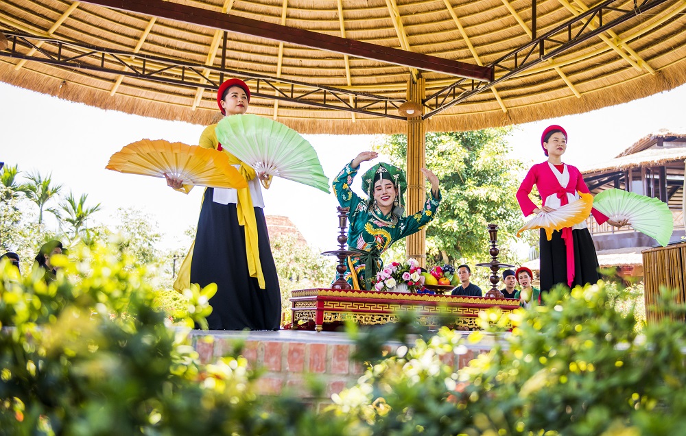 Show biểu diễn nghệ thuật dân gian đặc sắc tại VinWonders Nam Hội An