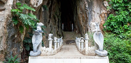 Hang Âm Phủ: Điểm đến độc đáo khám phá 18 tầng địa ngục ở Đà Nẵng