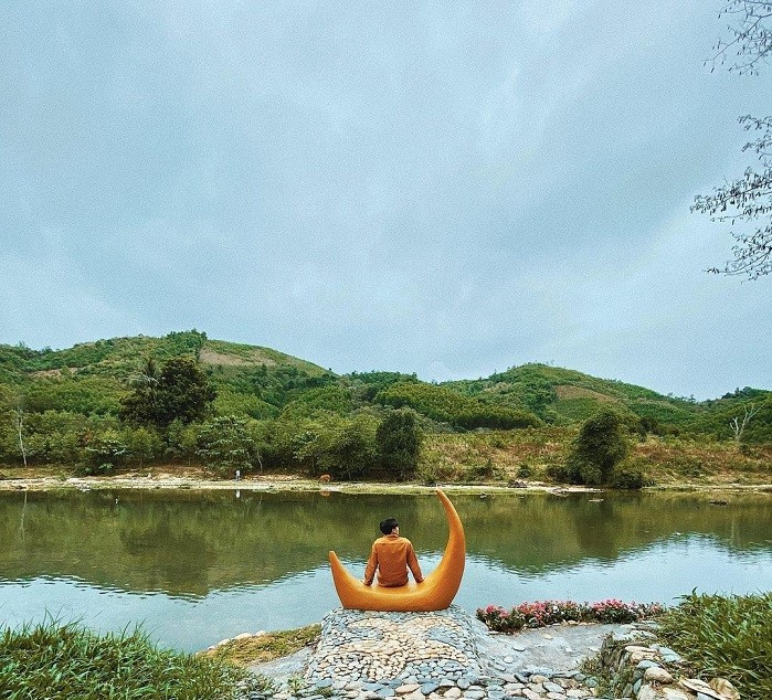 Suối Đá Hòn Giao