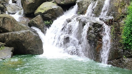 Top 15+ suối ở Việt Nam đẹp như mơ, cực chill không đi là phí