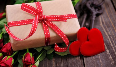 TOP 25 món quà Valentine cho vợ/bạn gái ý nghĩa, ngọt ngào yêu thương