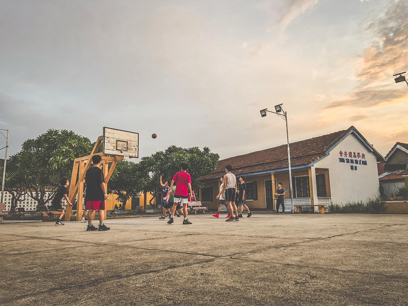 Đón xem những trận đấu bóng rổ cực hay tại sân trường Lễ Nghĩa