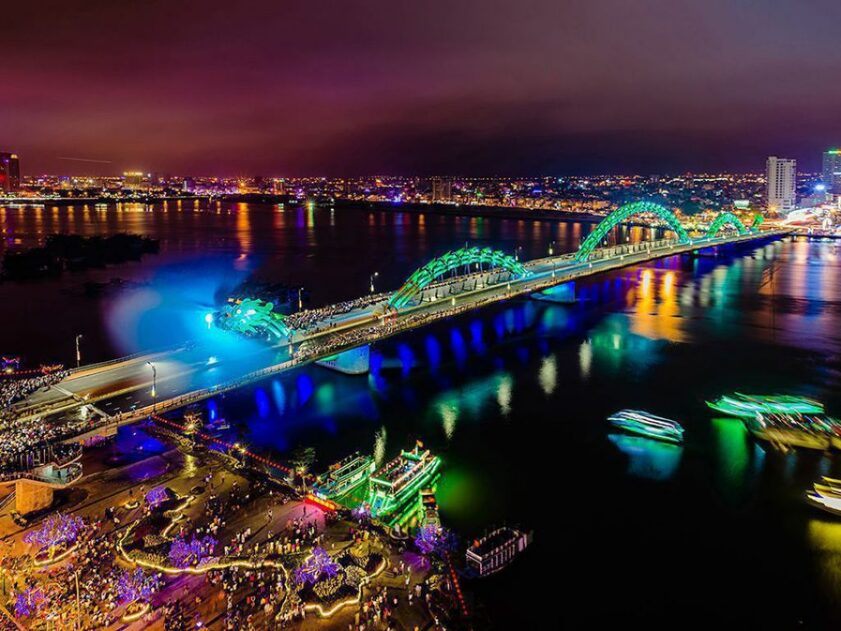 Cầu Rồng Đà Nẵng rực rỡ khi đêm về 