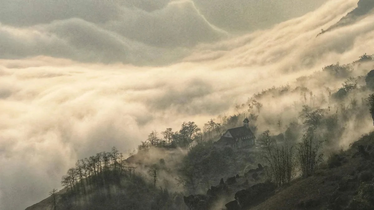 Bản Hang Đá Sa Pa