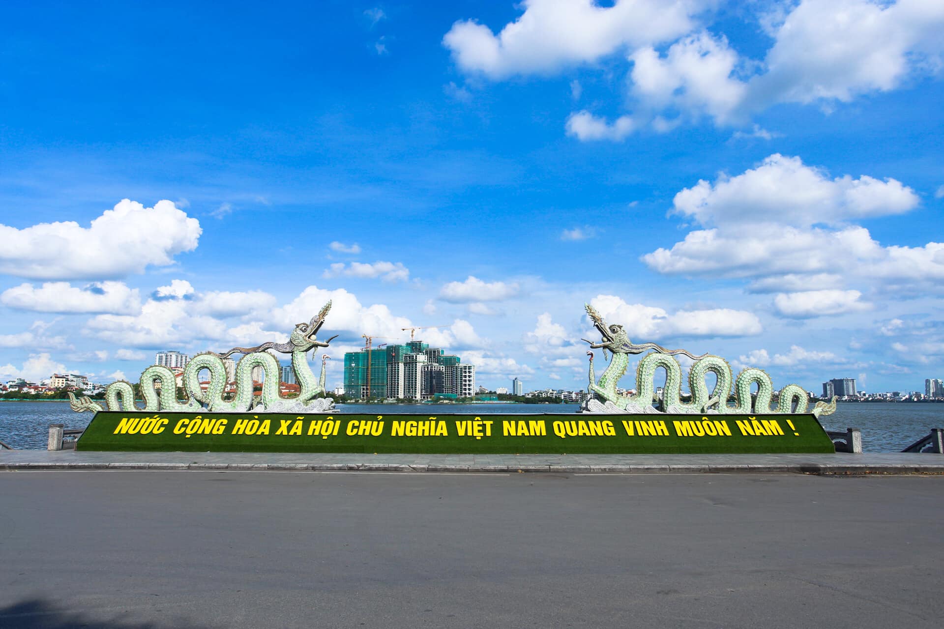 2 con rồng hồ Tây