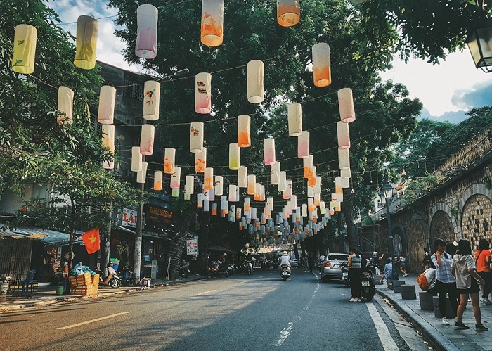 2 days in Hanoi Your Hanoi 2-day itinerary must include a visit to Hanoi Old Quarter