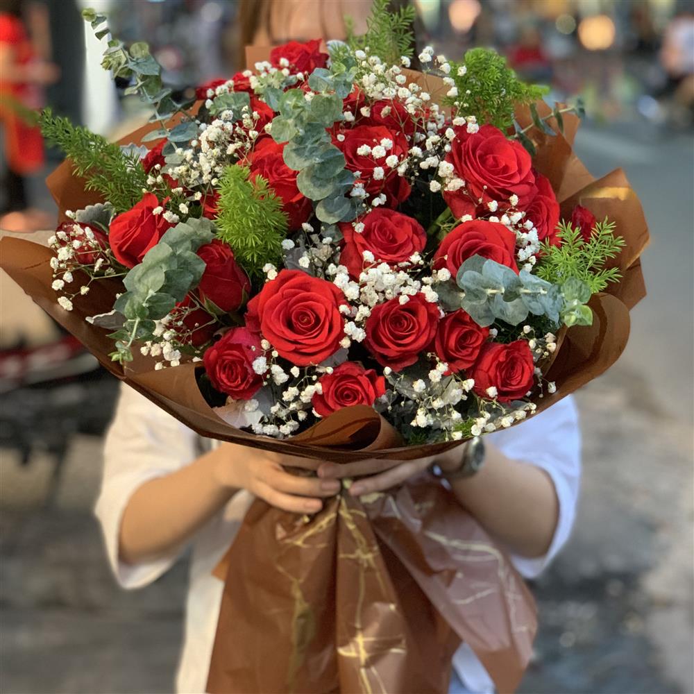 Một bó hoa tươi thắm là món quà lý tưởng cho ngày 2010