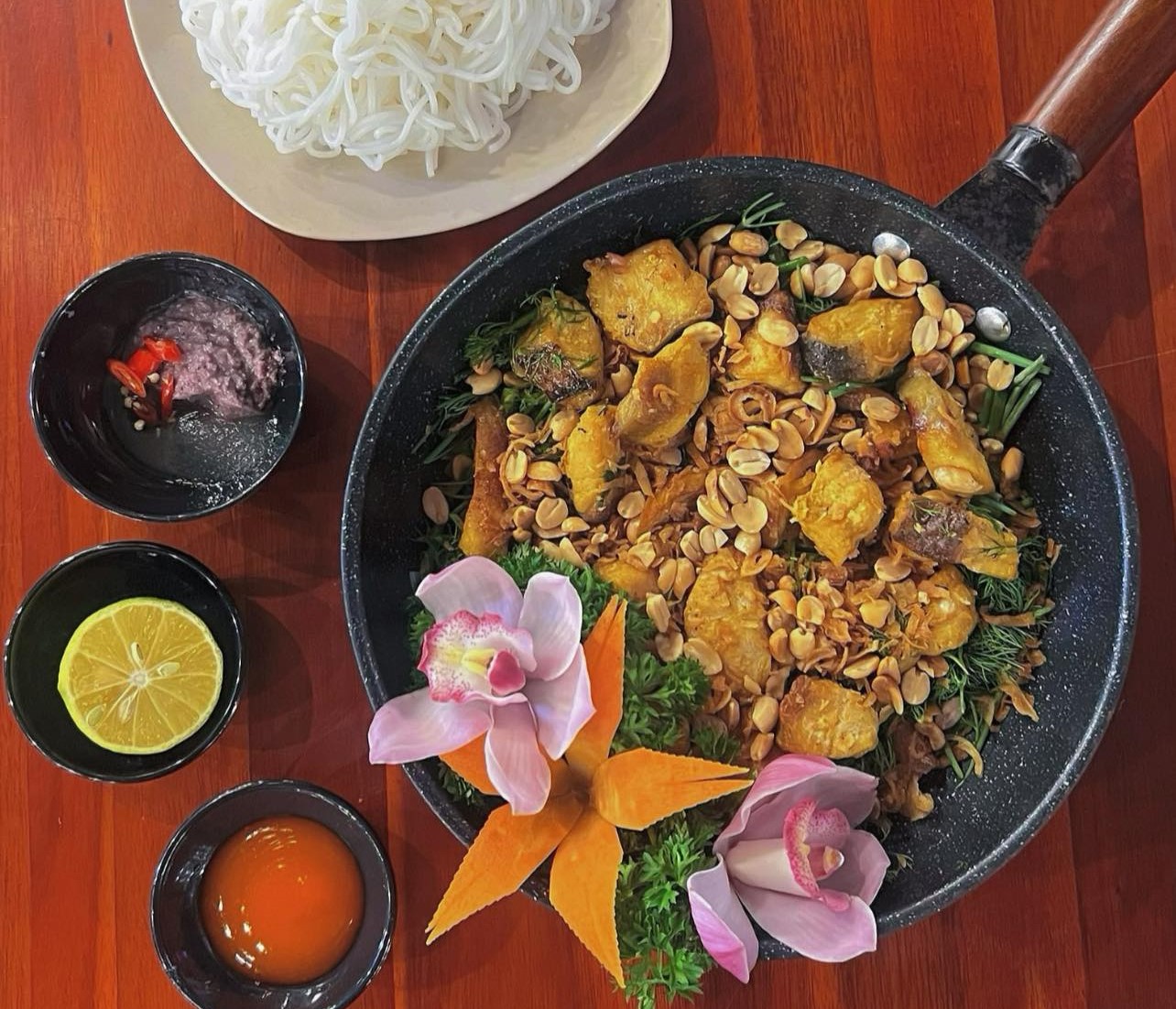 Đặc sản chả cá Lã Vọng 