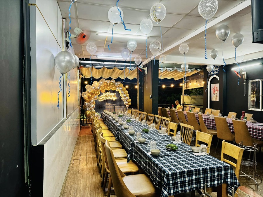 Không gian quán bia hơi Hà Nội Bình Béo 