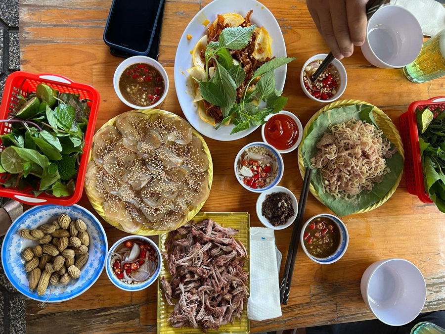 Món ngon bia hơi Hà Nội Mộc Thủy Quán