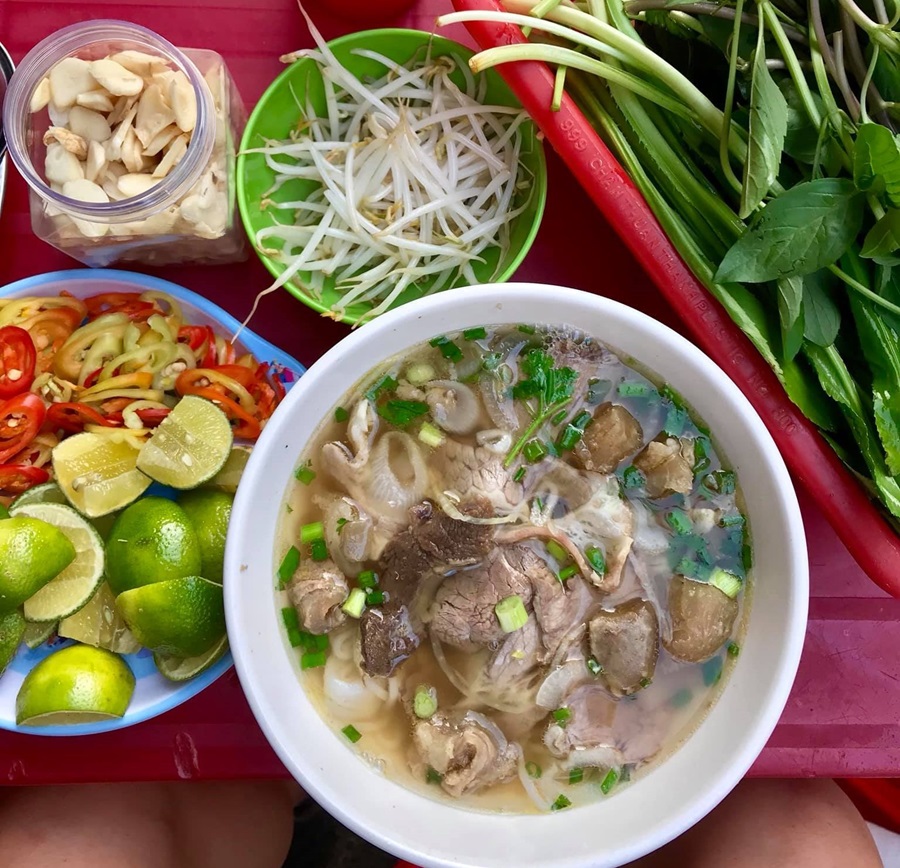 Phở đêm Sài Gòn Phở Hải Trần Khánh Dư