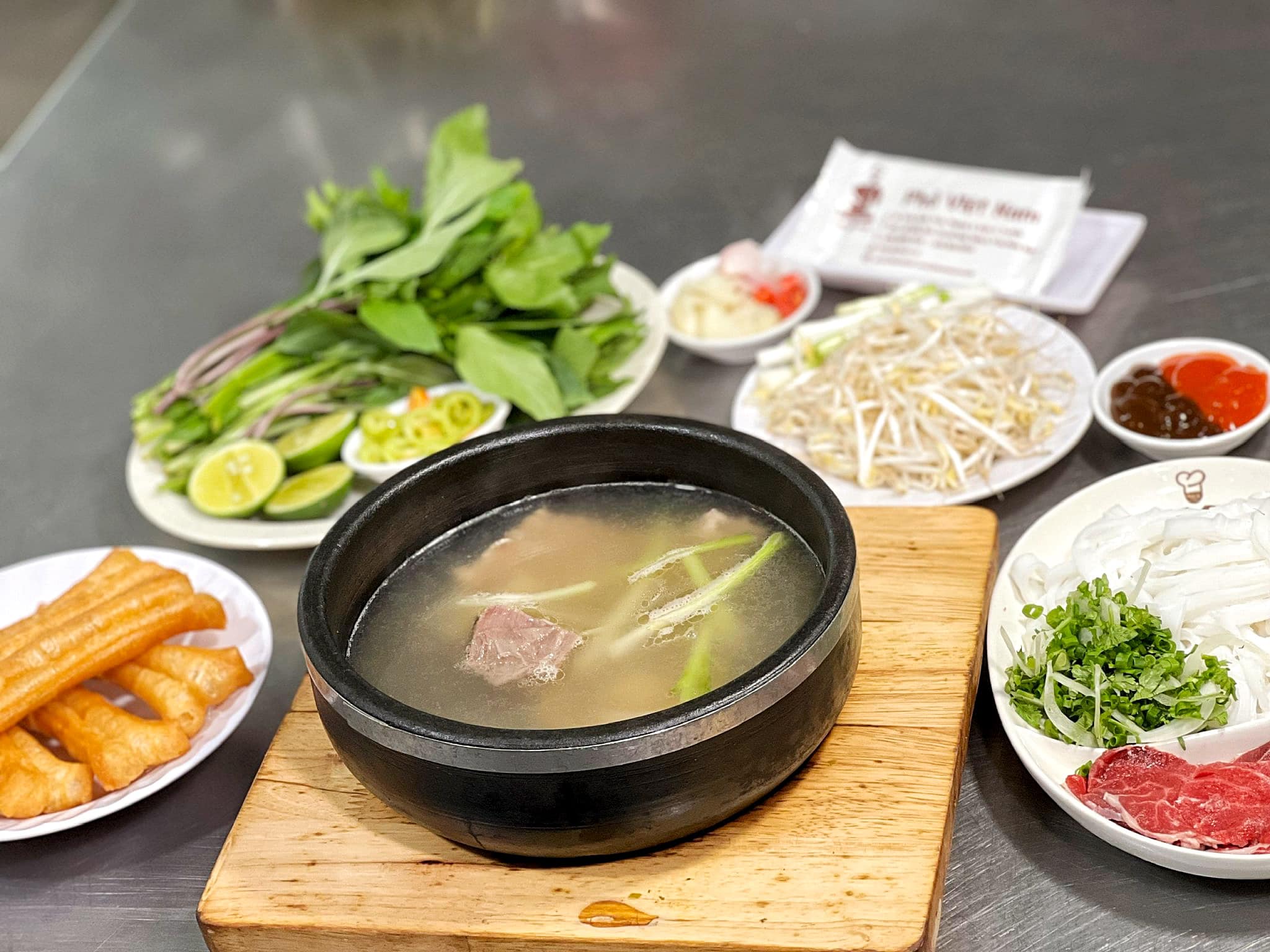 Phở đêm Sài Gòn Phở thố nóng