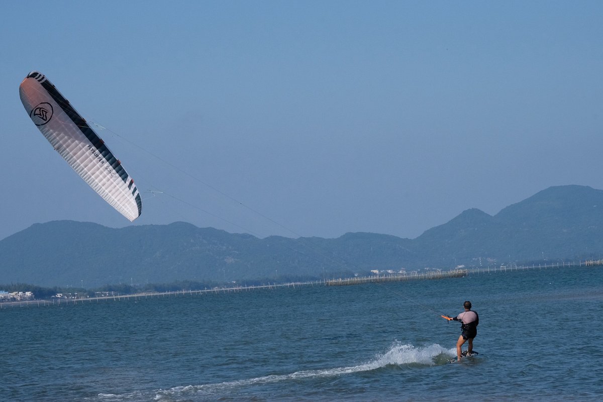 Kitesurfing in Vietnam Admire the pristine nature while kitesurfing in Vietnam