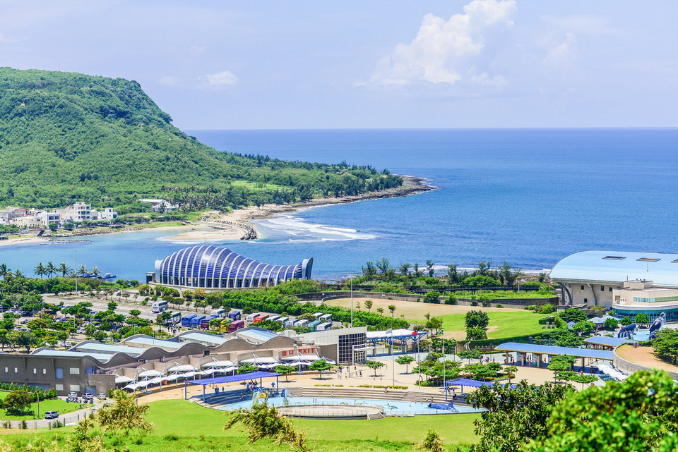 Costa Rica balances vibrant culture and magnificent scenery