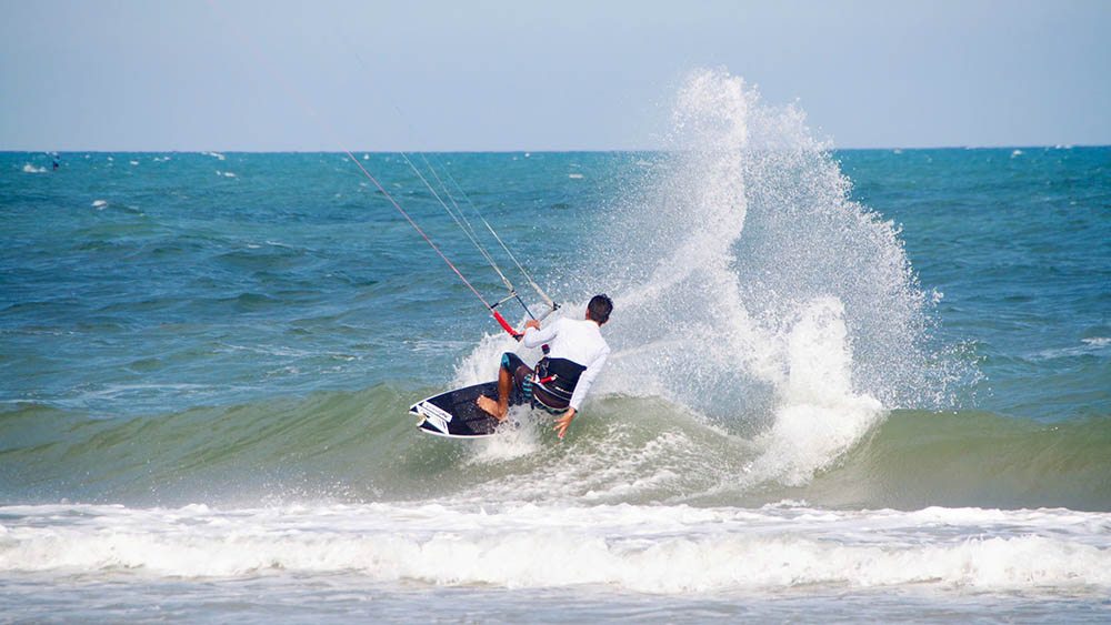 Kitesurfing in Vietnam Everyone can try kitesurfing in Vietnam