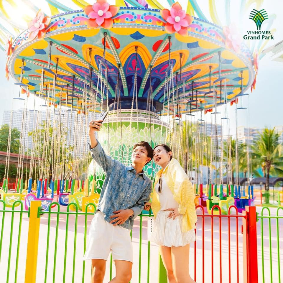 Night clubs in Ho Chi Minh City Grand Park Amusement Park